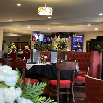 Caledonia Dining Room @ Valhalla Resort Hotel - Staff talking trash and saying they won't take walk ins. - New American Near Me - Helen, Georgia