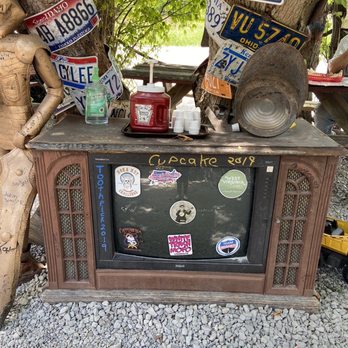 Hillbilly Hot Dogs - Burgers Near Me - Lesage, West Virginia