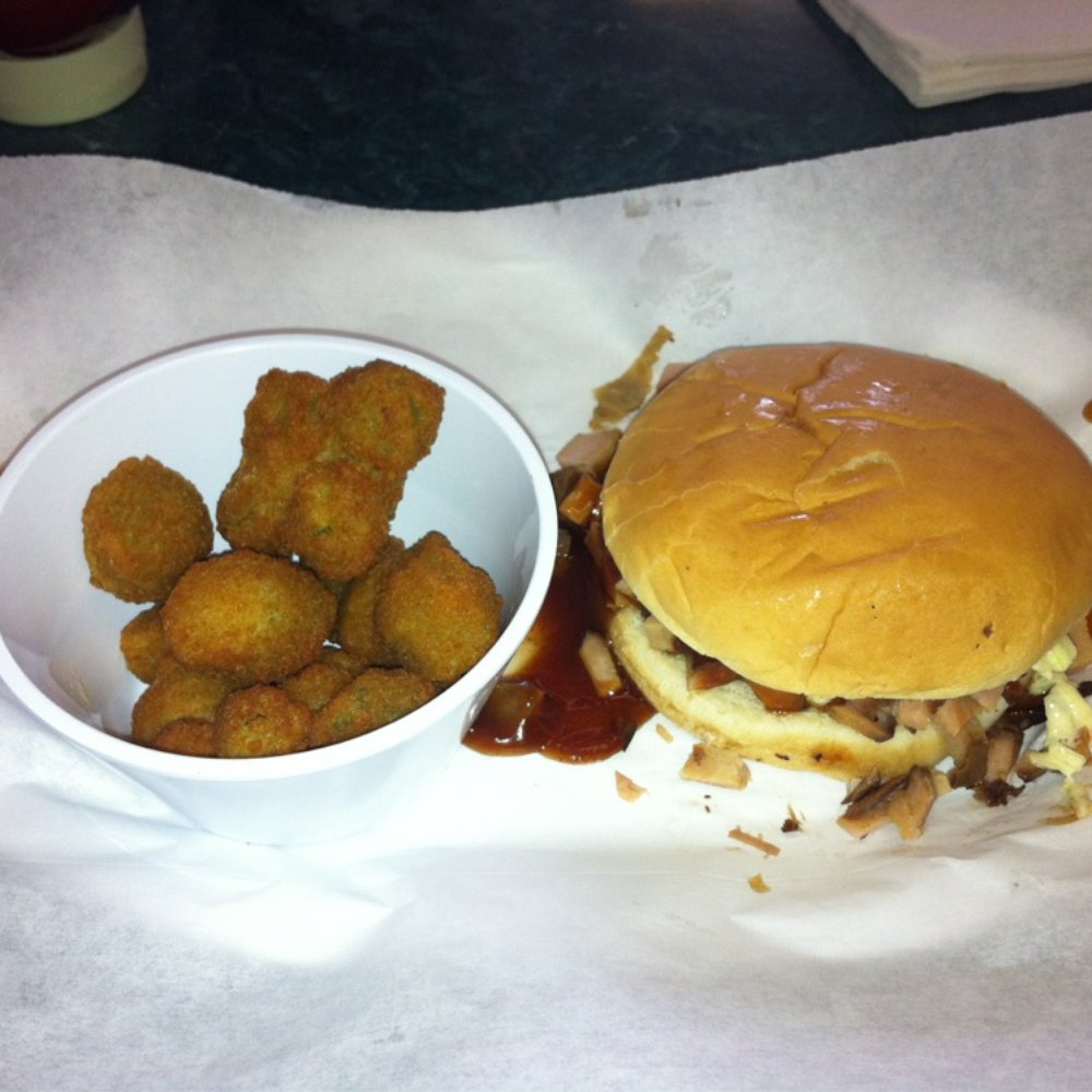 A&R BARBEQUE-- Hickory Hill - Barbeque Near Me - Memphis, Tennessee