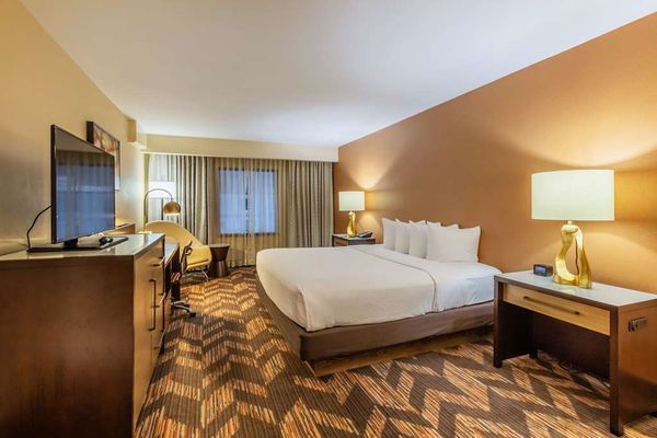 DoubleTree by Hilton Hotel Lawrence by null