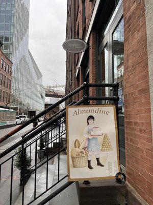 Almondine Bakery by null