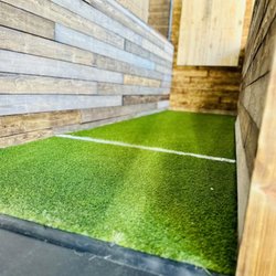 LumberjAXE - Turf inside each throwing lane