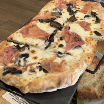 Hot Italian - Stella pinsa - Pizza Near Me - San Rafael, California