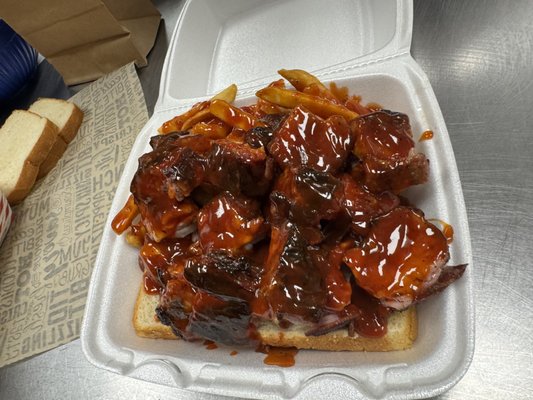 QS TIPS AND WINGS BBQ by null