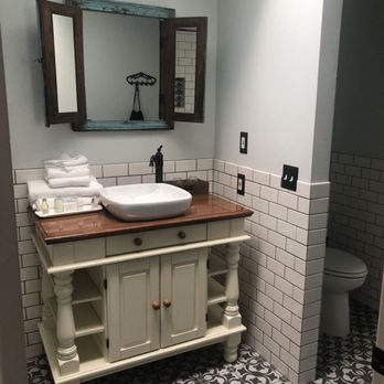 The Rigdon House - Amazing bathroom!! - Hotels Near Me - Cambria, California