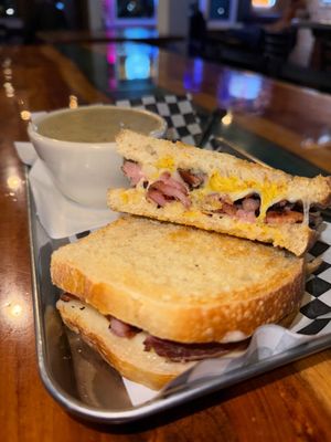 Streets Pub and Grub by null
