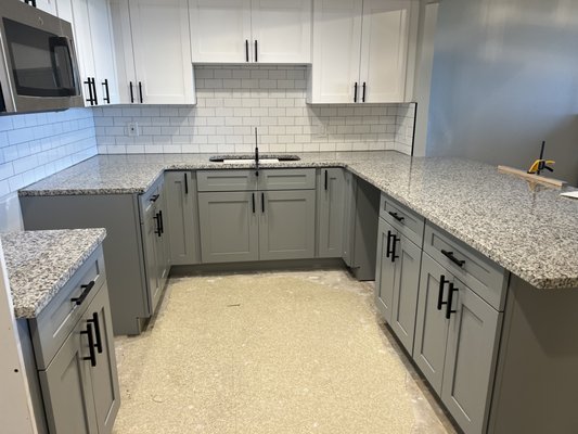 Premier Kitchen & Bathroom remodeling - Some examples of how our team can renovate your kitchen. Call us to schedule your free quote! Premier Kitchen & Bathroom remodeling - Some examples of how our team can renovate your kitchen. Call us to schedule your free quote!