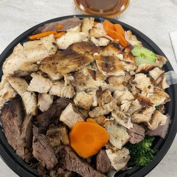 Best Bar-BQ - Chicken, Tri-Tip, veggies and rice bowl. - Barbeque Near Me - Santa Paula, California