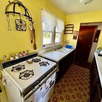 Artisan Home Improvement - Horribly out of date kitchen - General Contractors Near Me - Niles, Illinois