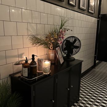 SoCal Kitchen + Bar - Bathroom - New American Near Me - Columbus, Ohio
