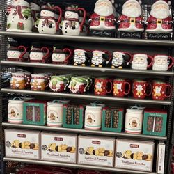 Christmas Tree Shops and That - Great Endcaps and Displays