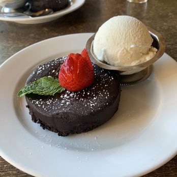 Hugo's - Frosted Brownie with vanilla gelato - Breakfast & Brunch Near Me - Studio City, California