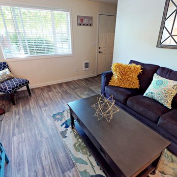 Evergreen Townhouses - Evergreen Townhouses living room - Apartments Near Me - Springfield, Oregon