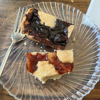 Magdalen's Gallery + Espresso - Strawberry & Blackberry jam bar - Coffee & Tea Near Me - Lorain, Ohio
