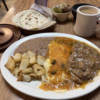 Fidelos Mexican Restaurant - Huevos Rancheros y Carne Guisada-Just what I needed another culinary addiction! - Mexican Near Me - San Antonio, Texas