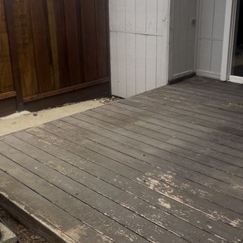 Gonzalez Painting - Deck and siding before - Painters Near Me