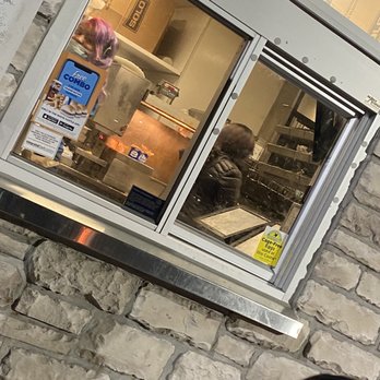 White Castle - Girls just standing around that argued with me. - Fast Food Near Me - Bridgeton, Missouri