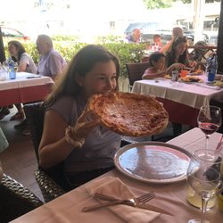 Roma - They don't cut their pizzas