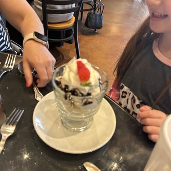 The Rose Garden Tea Room - Cinnamon ice cream - Coffee & Tea Near Me - Arlington, Texas