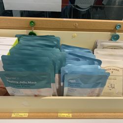 The Face Shop - Peeling jelly masks for feet and hands
