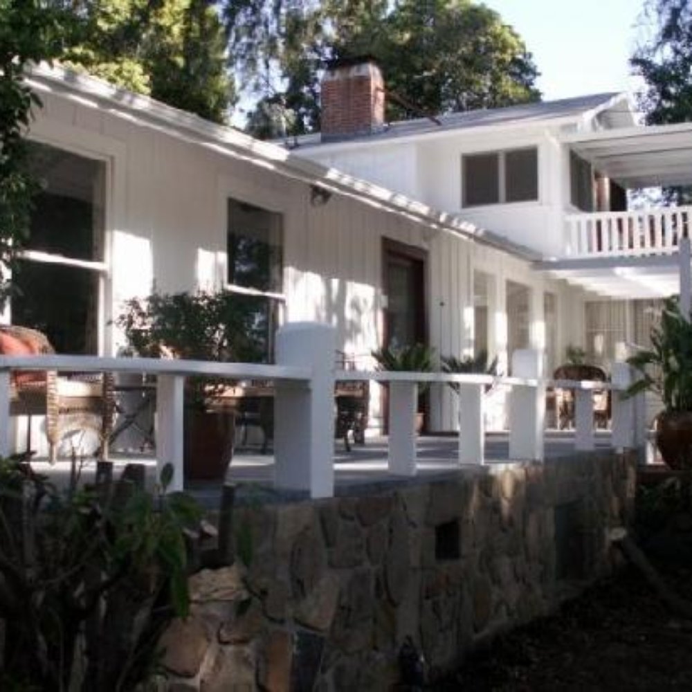 Pepper Tree Retreat - Front Porch - Guest Houses Near Me - Ojai, California Pepper Tree Retreat - Front Porch - Guest Houses Near Me - Ojai, California