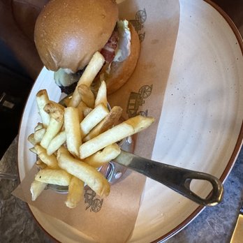 Carton House Hotel - Burger and chips at the Carriage House - Hotels Near Me - Maynooth, KE