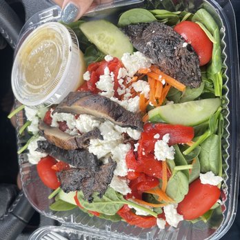 Gourmet Cafe - Fresh Spinach Salad - Italian Near Me - Parsippany, New Jersey