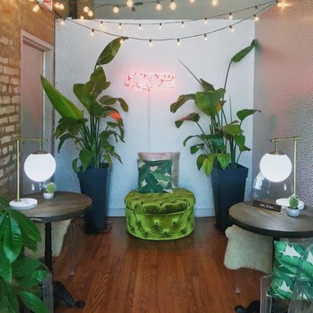 Glowout - Blow Dry/Out Services Near Me - Chicago, Illinois