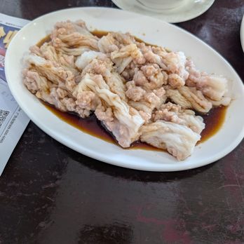 Auntie Kitchen - Beef rice rolls were pretty bad - 2/5 - Cantonese Near Me - San Gabriel, California Auntie Kitchen - Beef rice rolls were pretty bad - 2/5 - Cantonese Near Me - San Gabriel, California