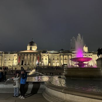 Trafalgar Square - Landmarks & Historical Buildings Near Me - London, XGL