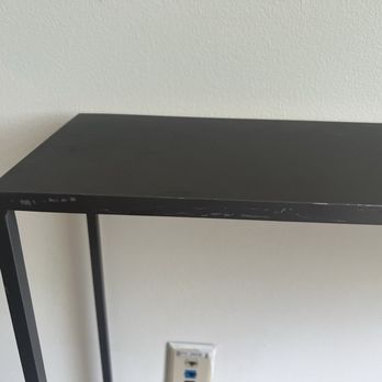 Four Seasons Moving - Damaged table - not wrapped for transport - Movers Near Me - Longwood, Florida
