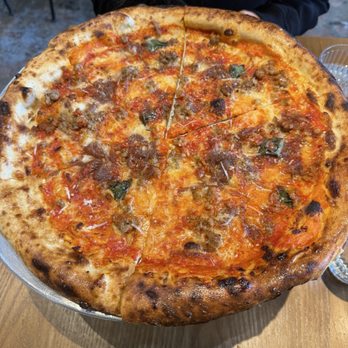 DAMNFiNE pizza - Sausage pizza - Pizza Near Me - San Francisco, California