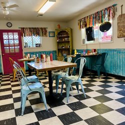 Spanky's - Inside