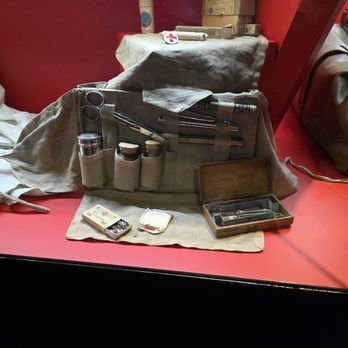 In Flanders Field Museum - Medical equipment used in battle - Museums Near Me - Ieper, VWV