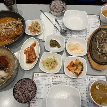 Cho Sun Ok - Pork belly & cabbage (top left) Cold noodles (bottom left) Appetizers (middle) Bulgogi beef (right) - Korean Near Me - Thornhill, Ontario Cho Sun Ok - Pork belly & cabbage (top left) Cold noodles (bottom left) Appetizers (middle) Bulgogi beef (right) - Korean Near Me - Thornhill, Ontario