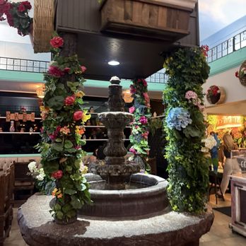 Jardin Autentica Cocina - Center fountain...take this out and put MORE TABLES - Breakfast & Brunch Near Me - Orange, California Jardin Autentica Cocina - Center fountain...take this out and put MORE TABLES - Breakfast & Brunch Near Me - Orange, California