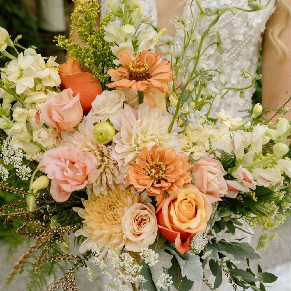 The Hytch - Bridal bouquet - Officiants Near Me The Hytch - Bridal bouquet - Officiants Near Me
