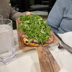 Nakoma Resort & Dining - Fig and pig flatbread