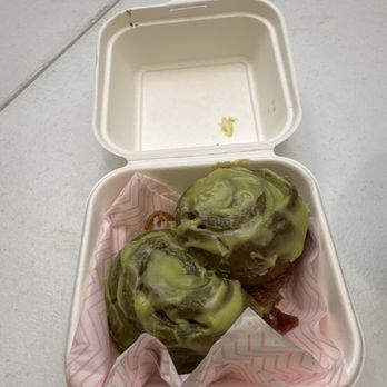 Love City Baked - Matcha cinnamon roll - Bakeries Near Me Love City Baked - Matcha cinnamon roll - Bakeries Near Me