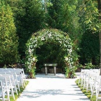 Wandering Tree Estate - Venues & Event Spaces Near Me - Lake Zurich, Illinois Wandering Tree Estate - Venues & Event Spaces Near Me - Lake Zurich, Illinois