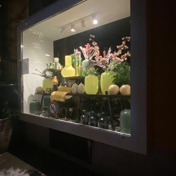 Casa Giardino - Schaufenster und Blumen - Florists Near Me - Munich, BY Casa Giardino - Schaufenster und Blumen - Florists Near Me - Munich, BY