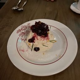 Cranberry Pavlova Cranberry Pavlova