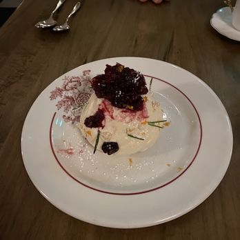 The Rosebud - Blood orange and cranberry pavlova - French Near Me - Toronto, Ontario The Rosebud - Blood orange and cranberry pavlova - French Near Me - Toronto, Ontario