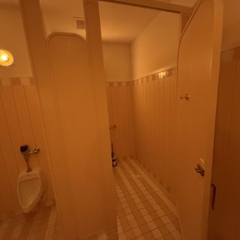 La Pecora Bianca Theater District - Men's restroom 2 - Italian Near Me - New York, New York