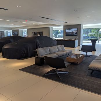 Lucid Studio Torrance - Pick up room presentation - Car Dealers Near Me - Torrance, California