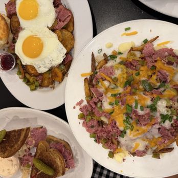 Maple Leaf Diner - American Near Me - Dallas, Texas