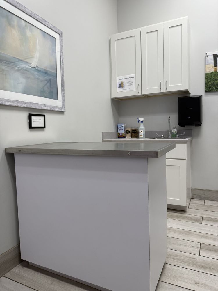 Birch Island Veterinary Center - pet boarding facility in Jacksonville, FL