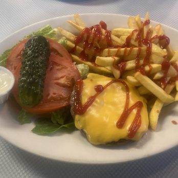 Star Diner - Cheeseburger deluxe no bun - 09/15/2024 - Diners Near Me - White Plains, New York