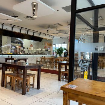 Yong He All Day Breakfast - Interior - Breakfast & Brunch Near Me - Markham, Ontario