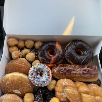 Helen's Donuts & Ice Cream - Donuts of many kinds - Donuts Near Me - Tacoma, Washington